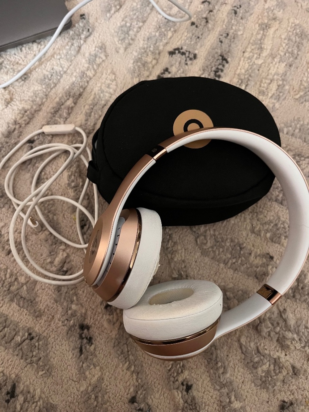 Beats Solo3 Wireless Headphones- Gold